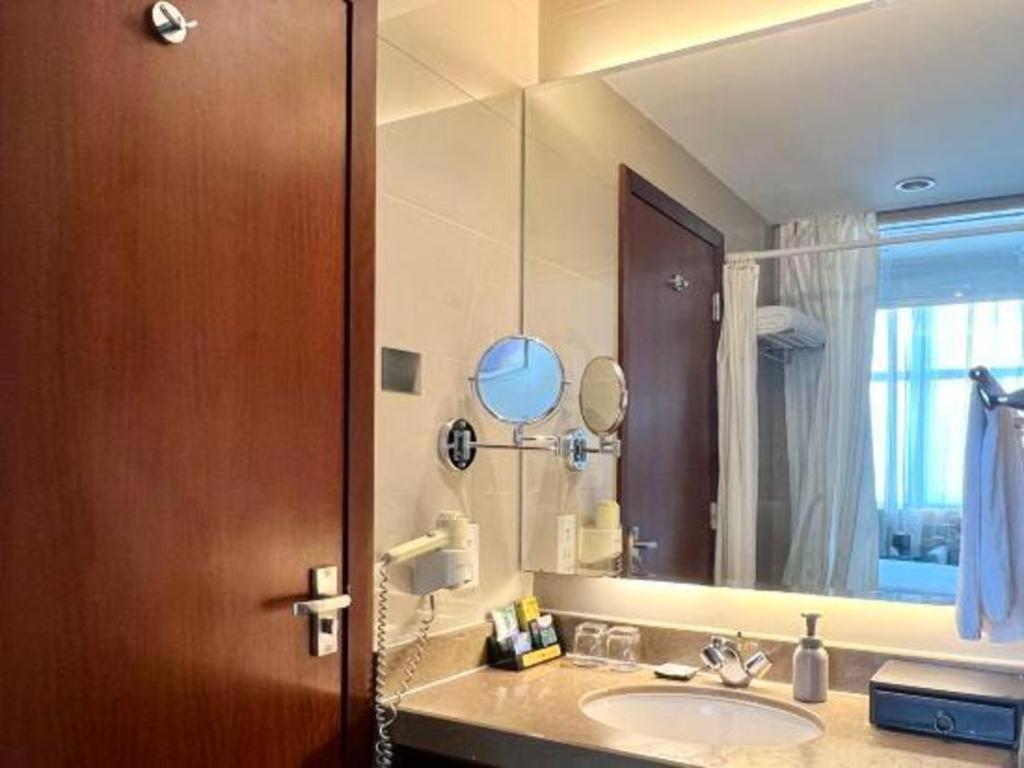 Qingdao Blue Horizon Hotel Licang Экстерьер фото