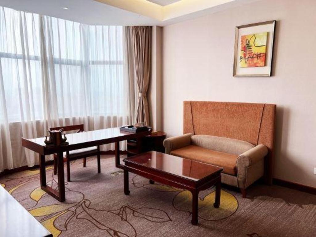 Qingdao Blue Horizon Hotel Licang Экстерьер фото