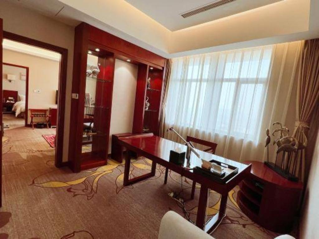 Qingdao Blue Horizon Hotel Licang Экстерьер фото