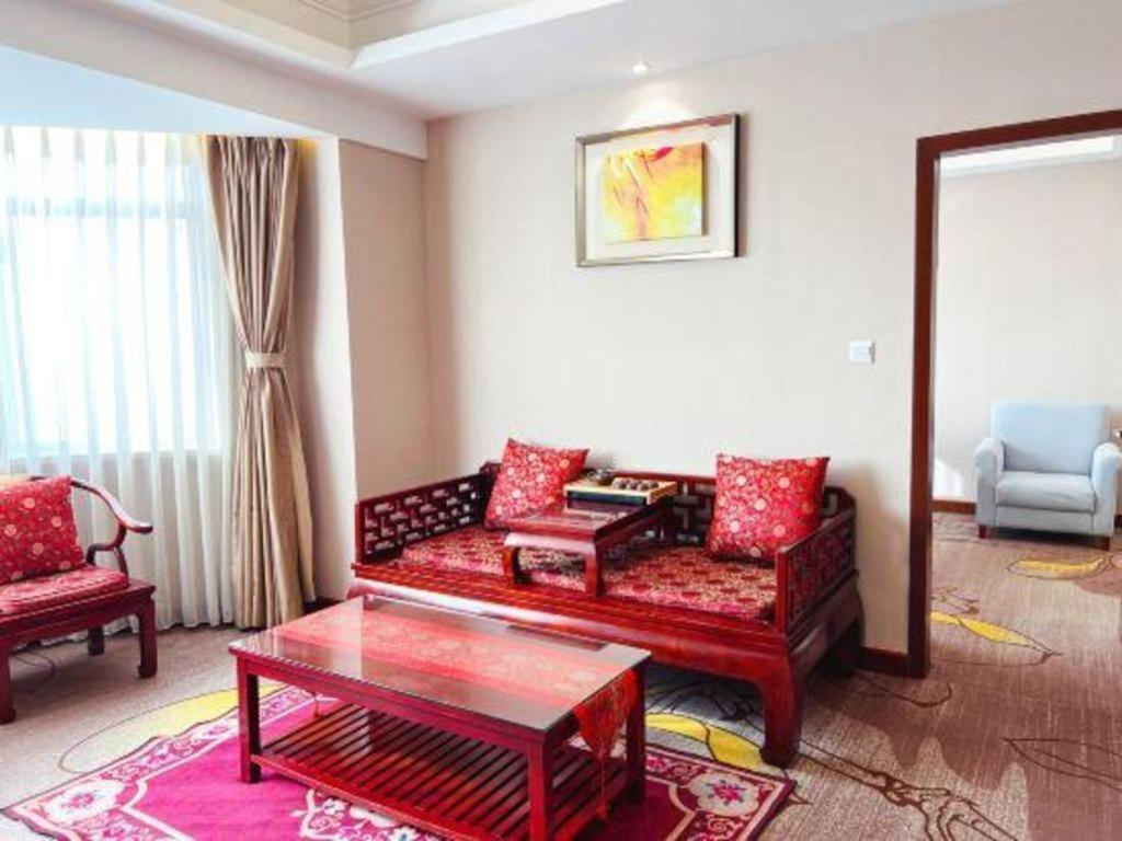 Qingdao Blue Horizon Hotel Licang Экстерьер фото